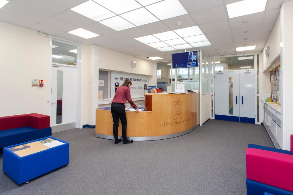 Reception desk Henry Beaufort